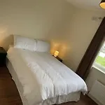 펜션 Modern 5 Bedroom House In Clare *