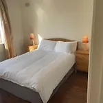 Modern 5 Bedroom House In Clare 펜션 *
