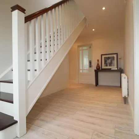 Modern 5 Bedroom House In Clare *