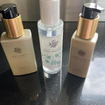 Modern 5 Bedroom House In Clare 西班牙角