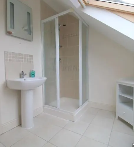 Modern 5 Bedroom House In Clare 度假居 *