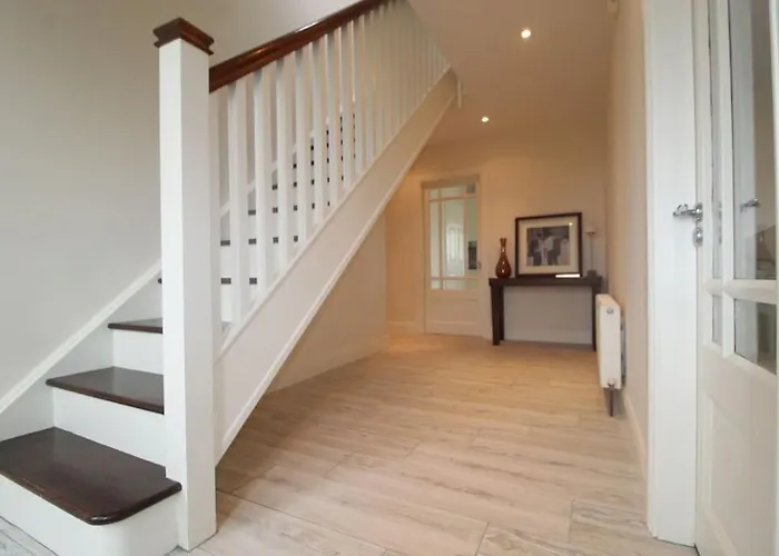 Modern 5 Bedroom House In Clare *