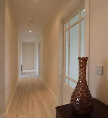 Modern 5 Bedroom House In Clare * 西班牙角